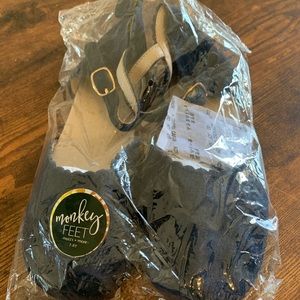 Monkey Feet Navy Makenahs Size 7y-8y Girls